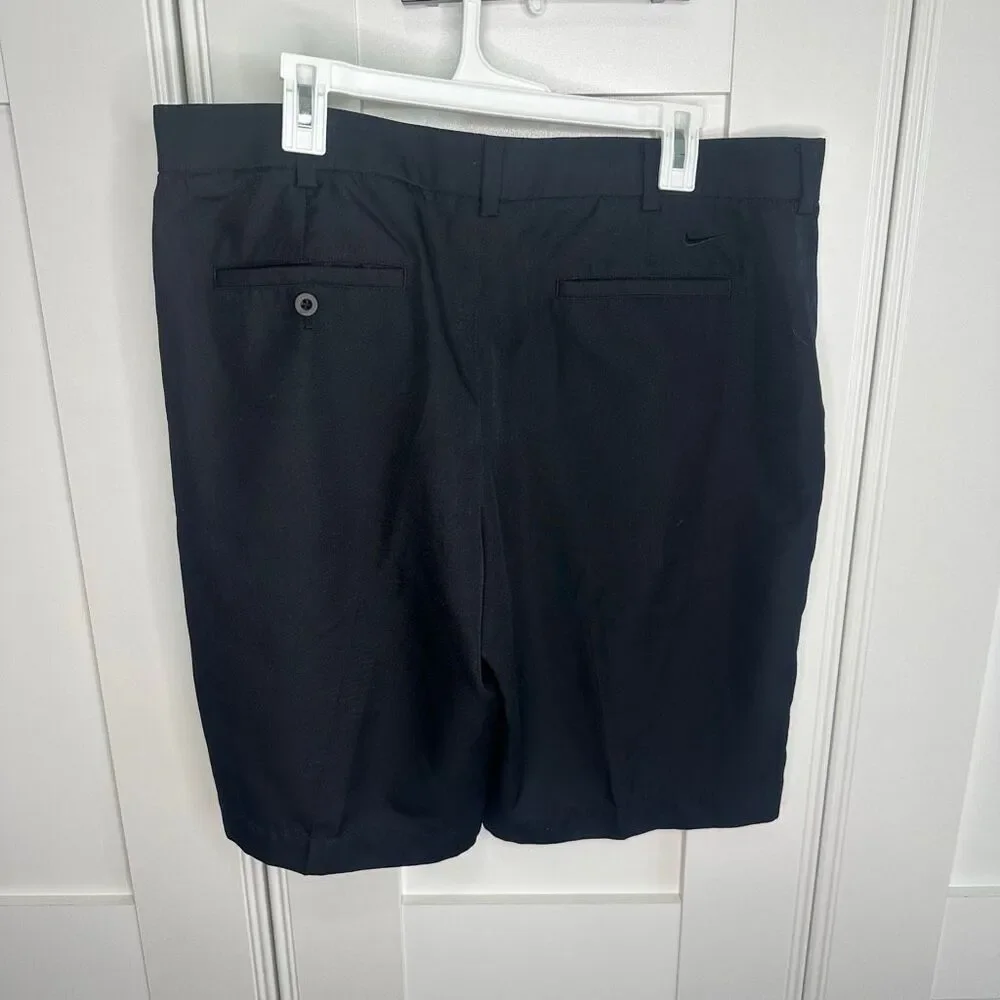 Nike men’s black