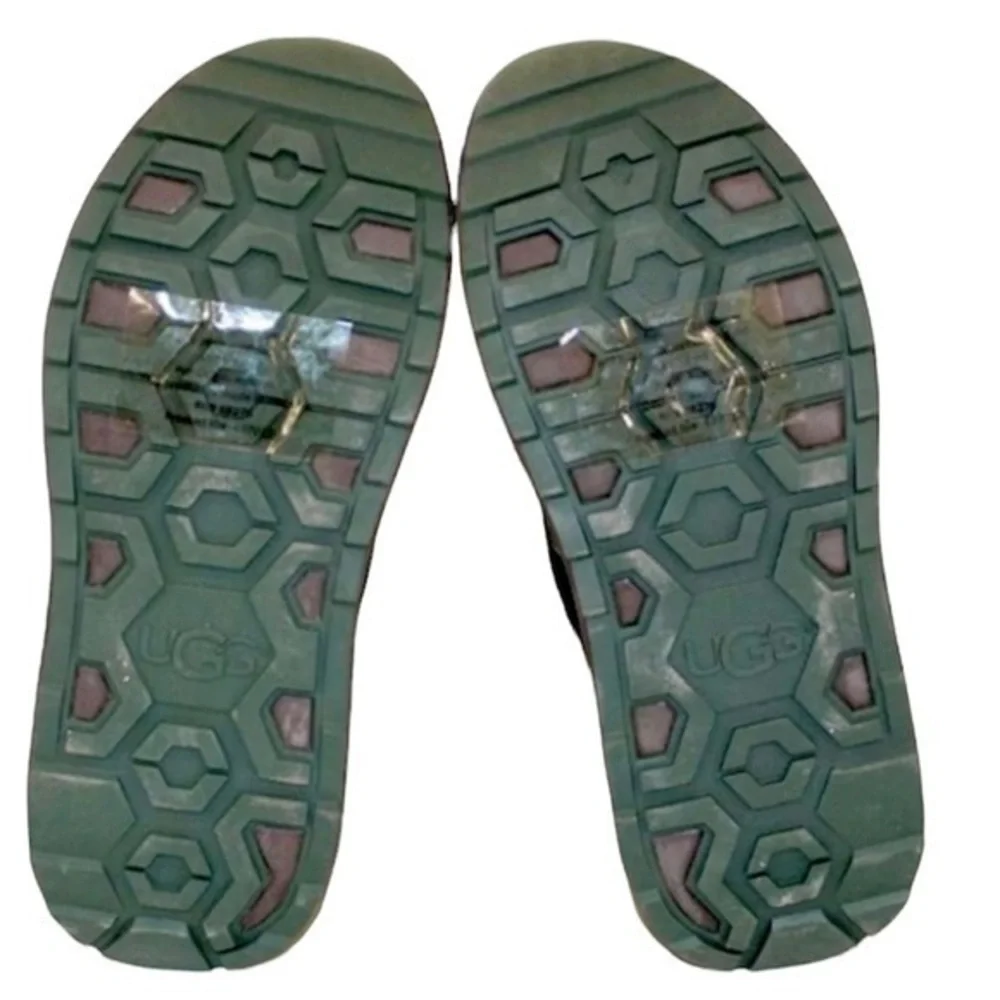 UGG nwt item