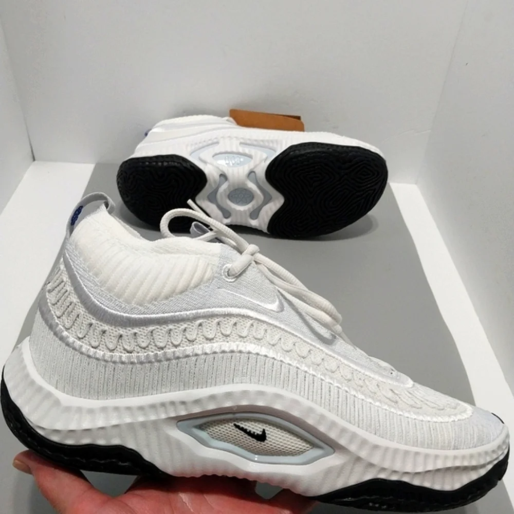 Nike cosmic unity