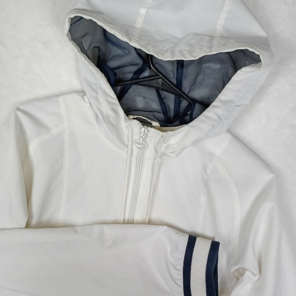 Nike near minimalist adding