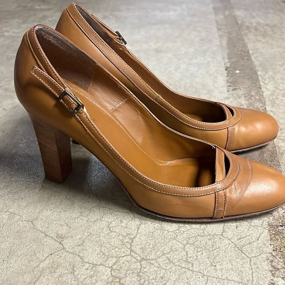 Banana Republic Vanchetta Tan Size 9 heels