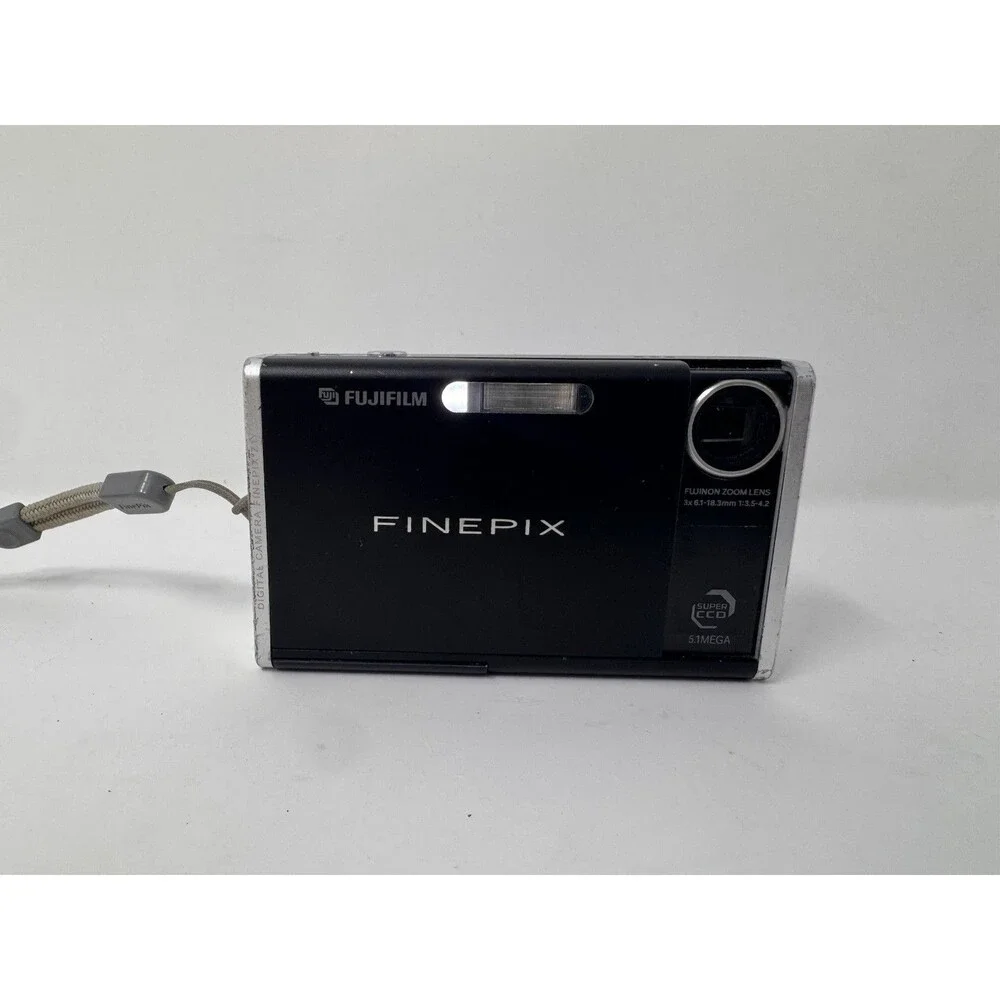 Fujifilm FinePix Z1 Digital Camera w/ Charger Dock Battery Bundle