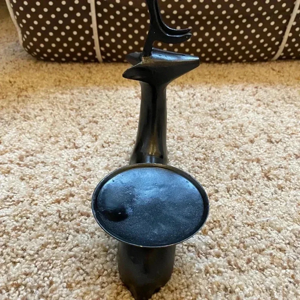 Target bronze sitting