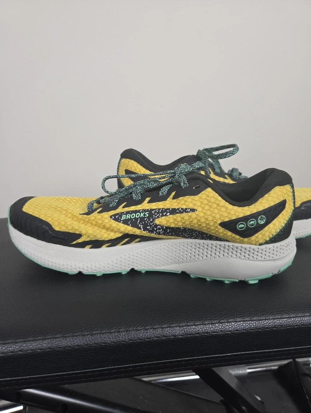 Brooks size item