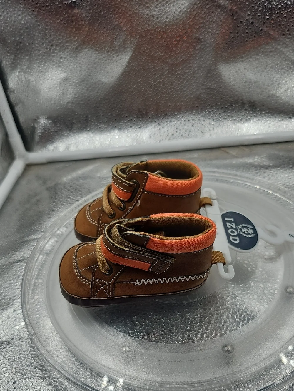 Tan And Brown Izod Shoes Size 2