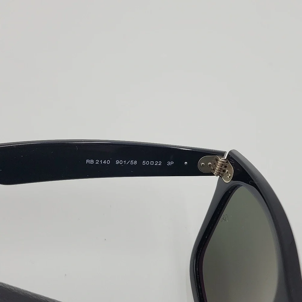 Ray-Ban stylish black