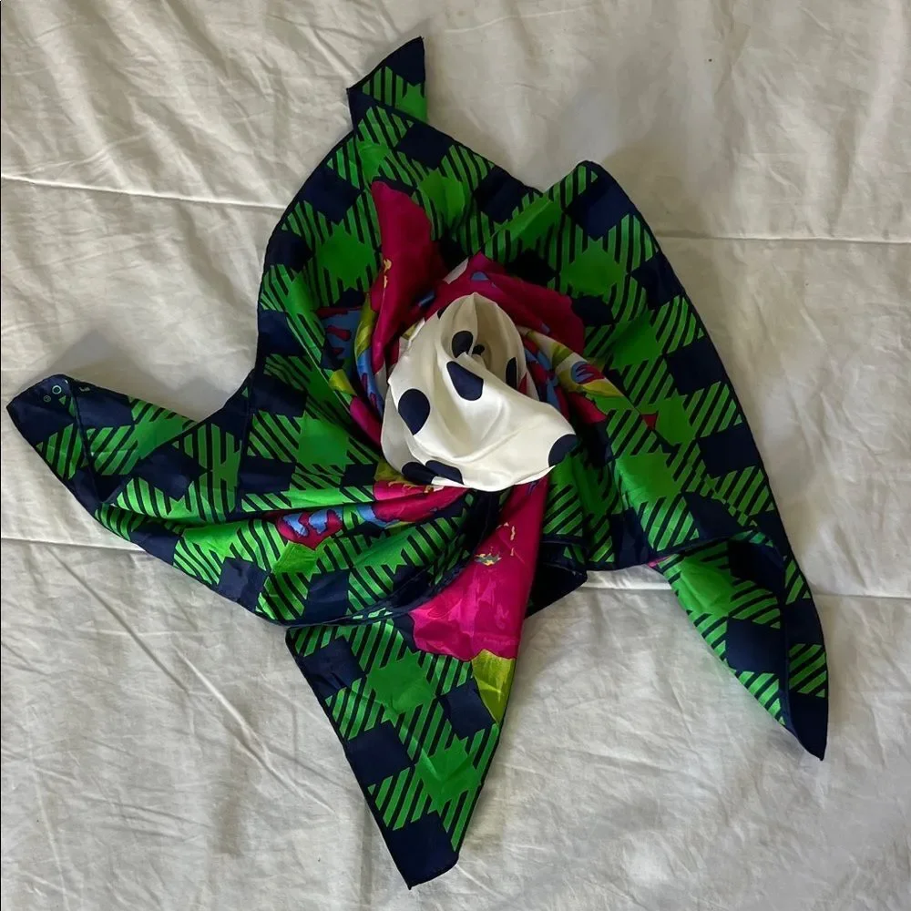 Echo vibrant scarf