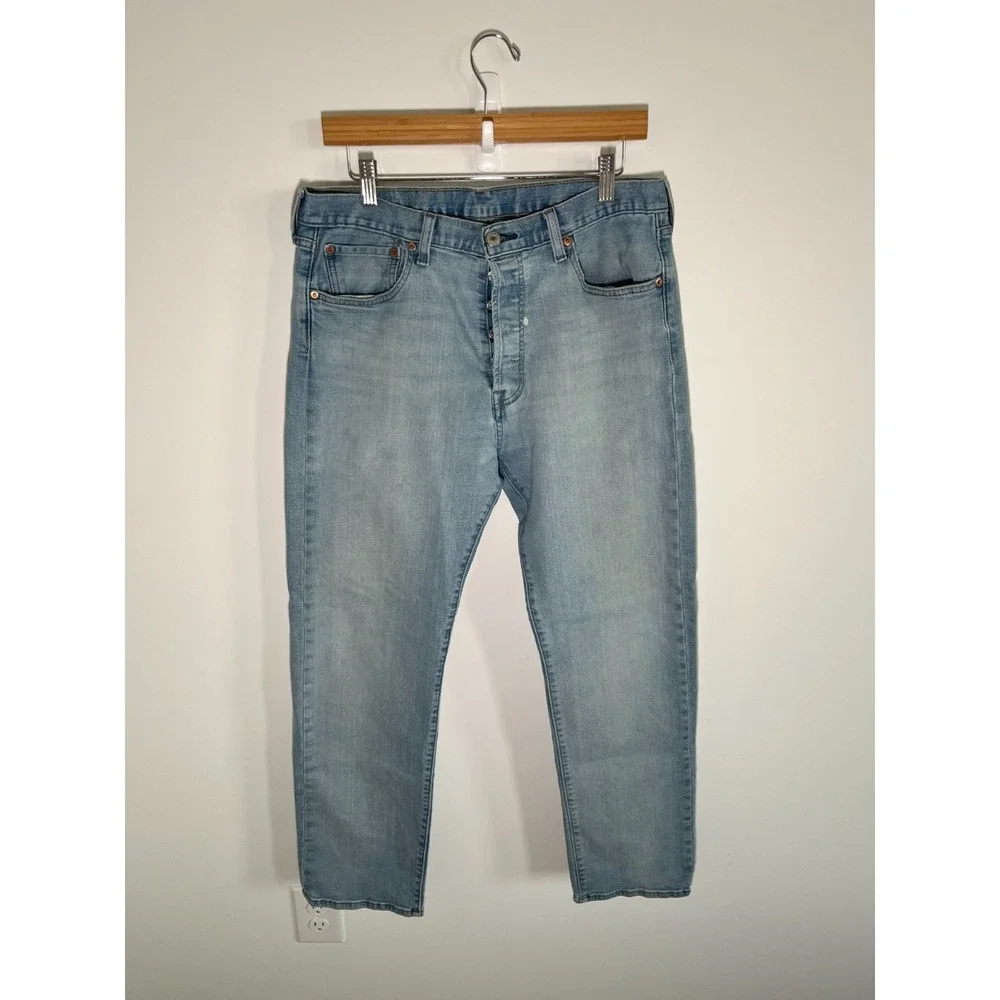 Levis 501 Jeans Mens 34x32 Blue Straight Button‎ Fly Mid Rise Light Wash Denim