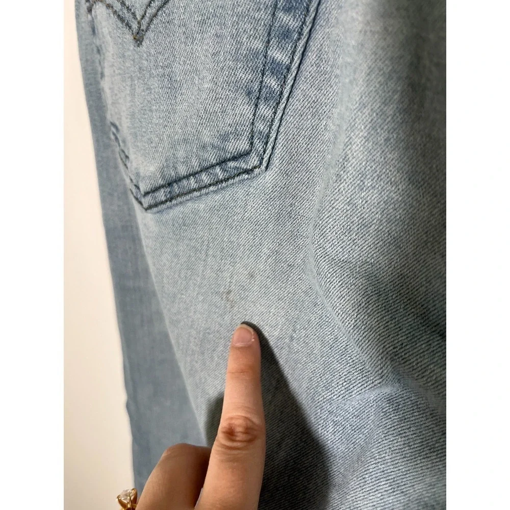 Levis there small