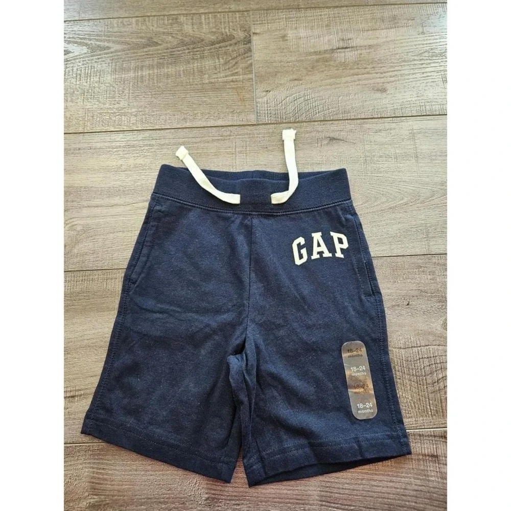 Baby gap shorts 18-24 mos‎