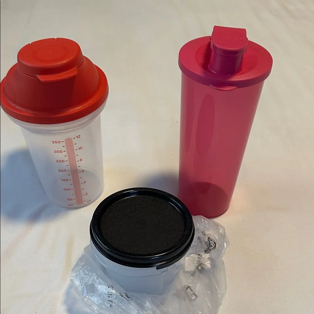 NWOT Tupperware Set