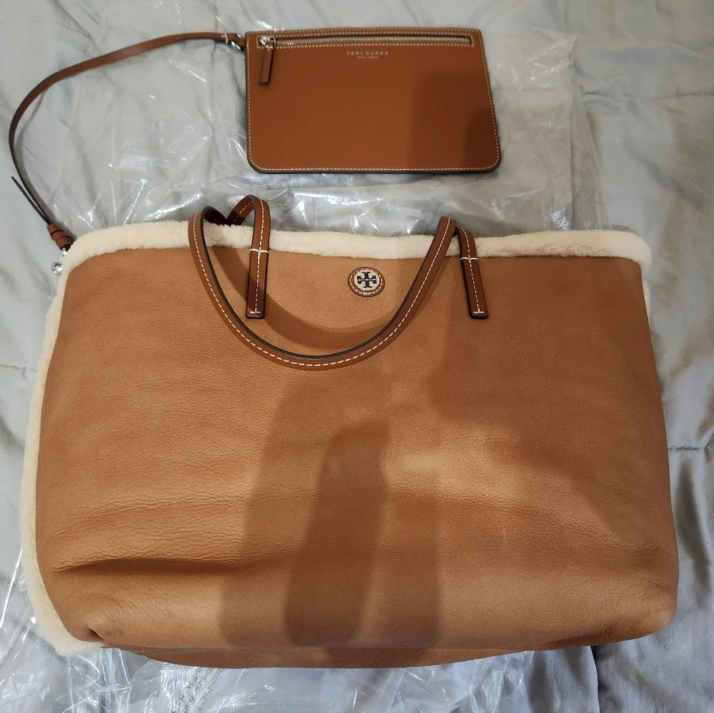 Tory Burch leather #shearlingtote