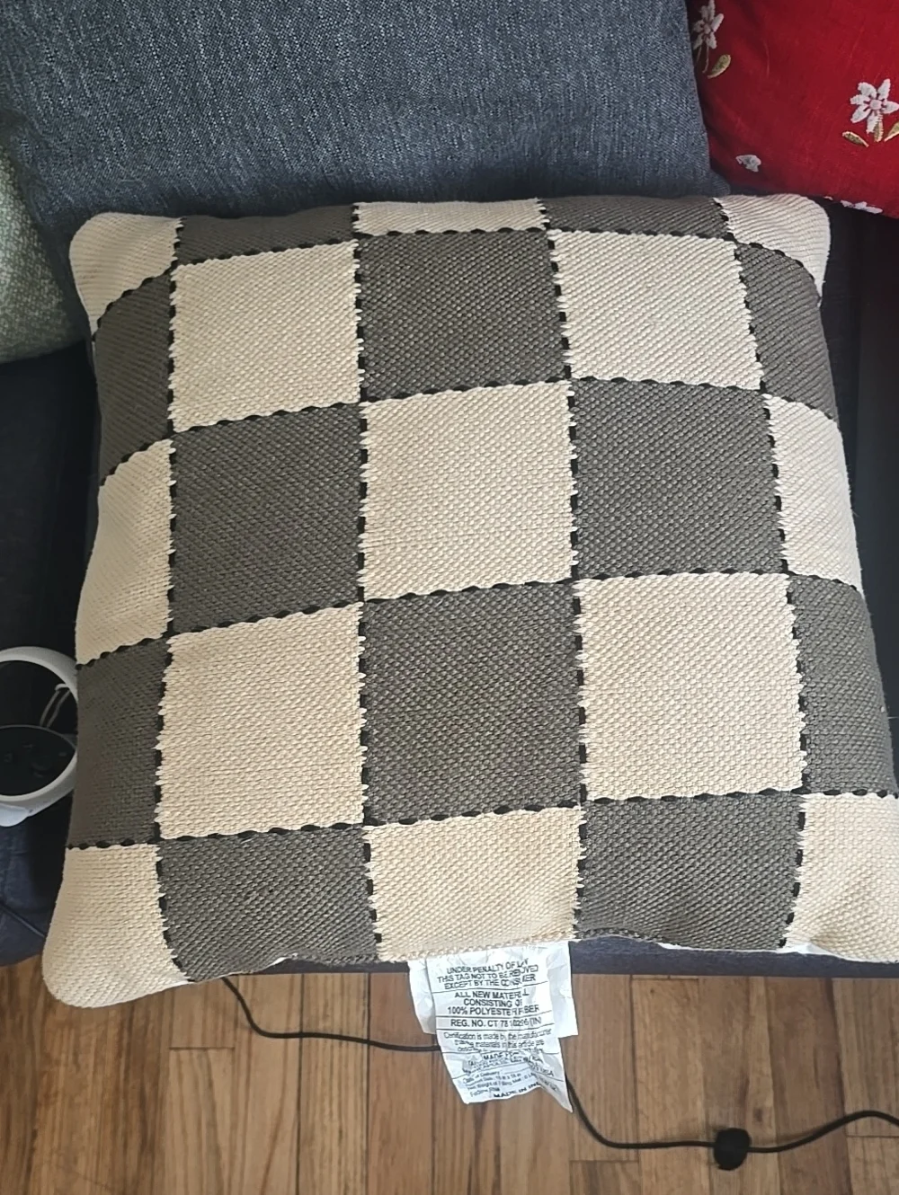 ❤️10/$40 Nwot Checkered Throw Pillow - Cream and Brown Read
