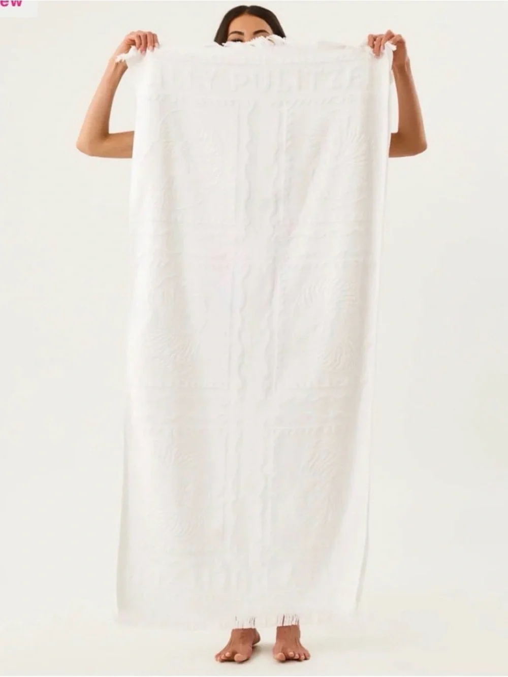 NWT Lilly Pulitzer white jacquard beach towel in color RESORT WHITE