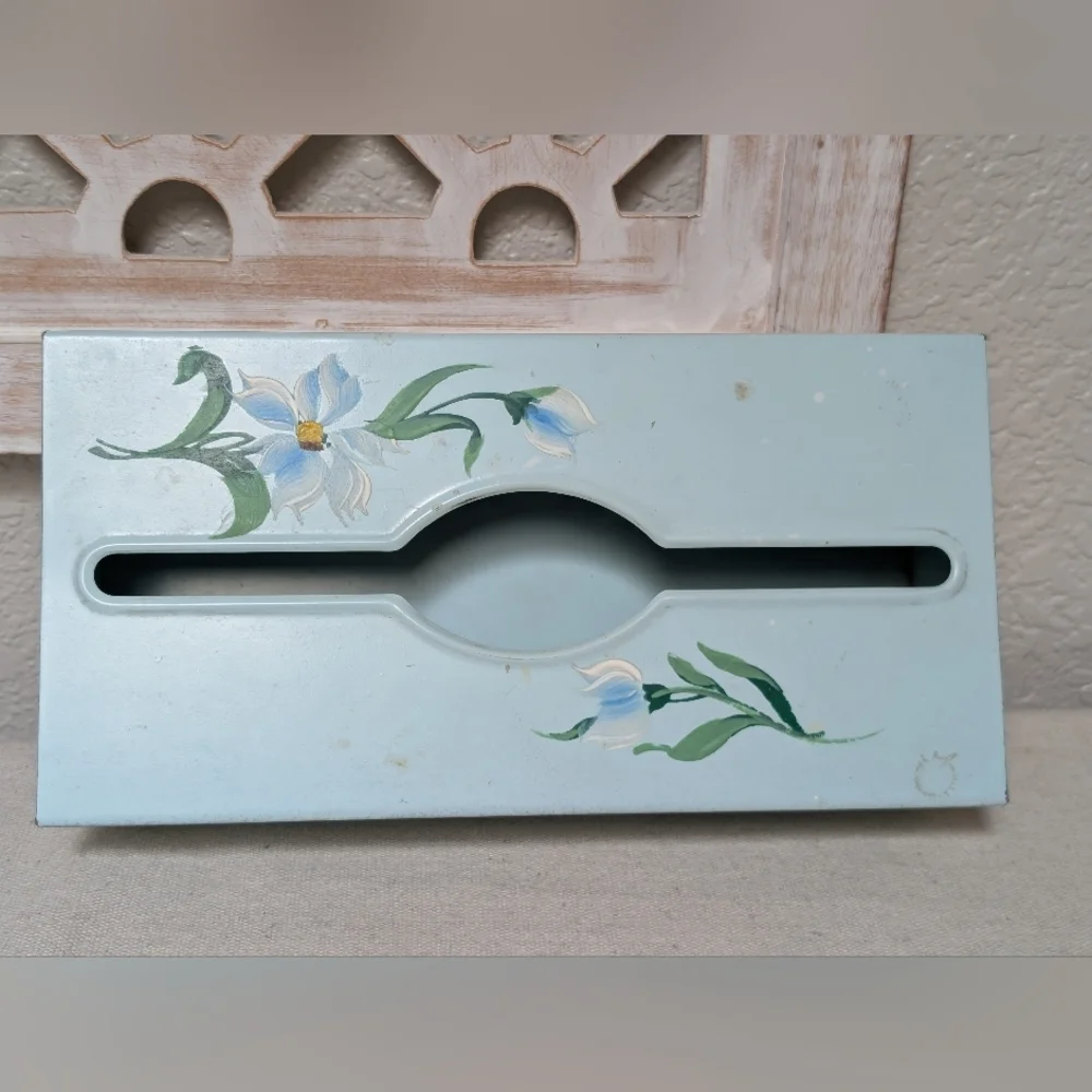 Vintage unbranded metal tissue holder powder blue MCM retro 1950s 1960s bathroom