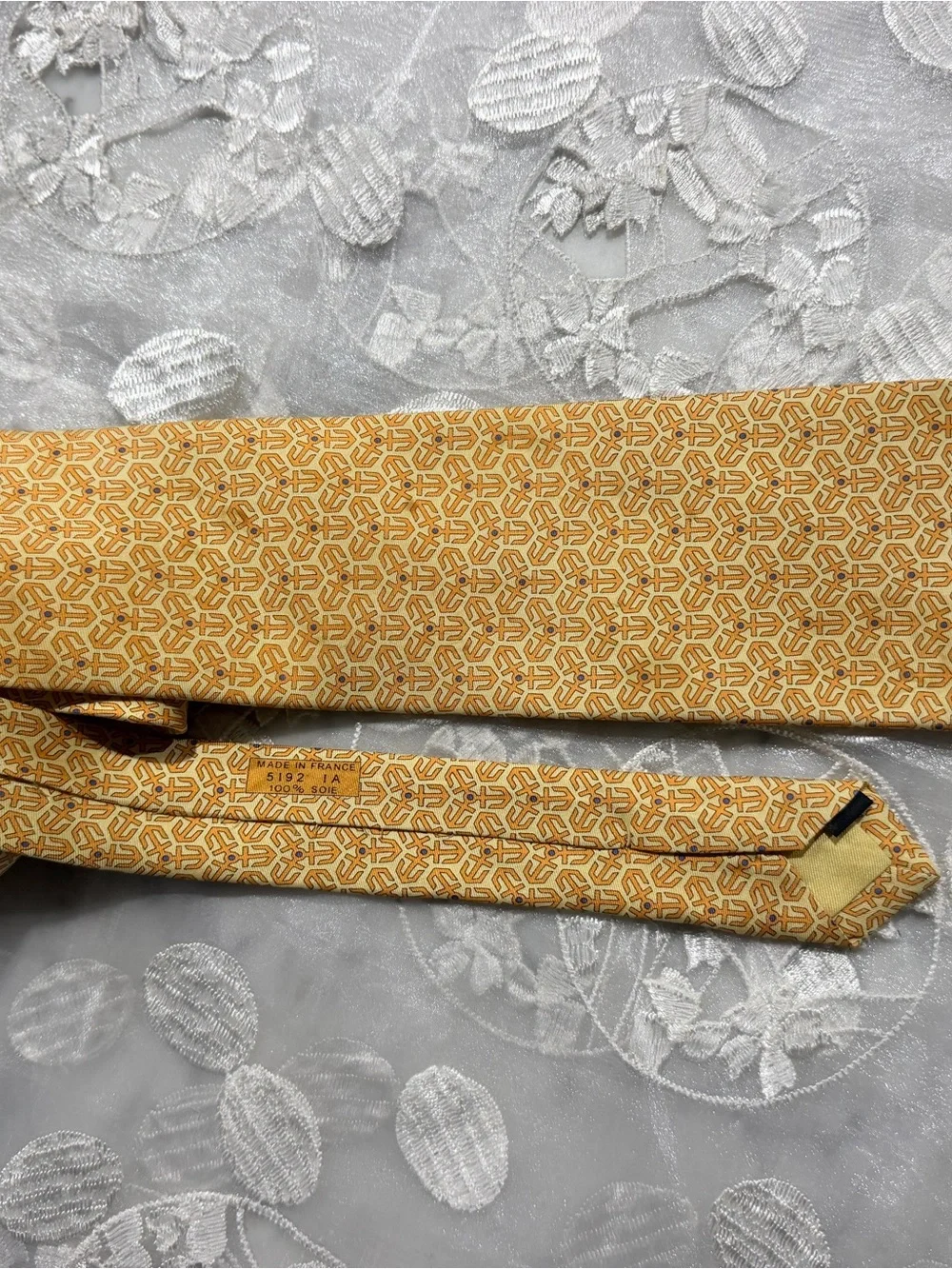 Hermes elegant waist
