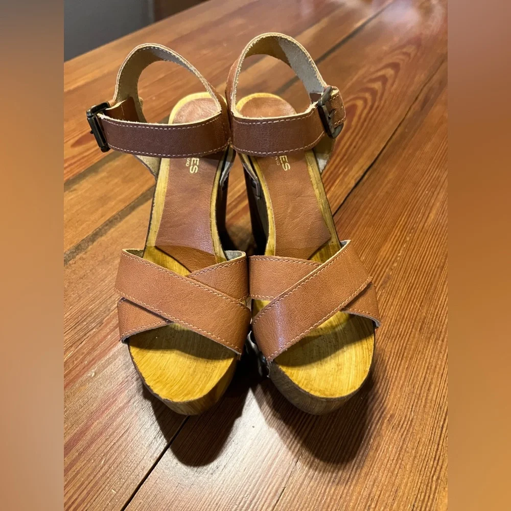 Charles by Charles‎ David Wooden Platform Sandals Made in Italy
