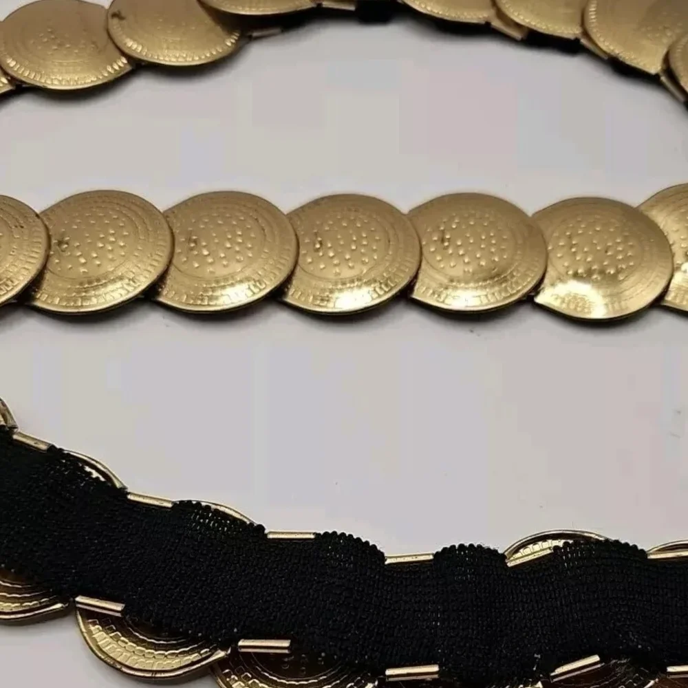 unbranded elegant gold