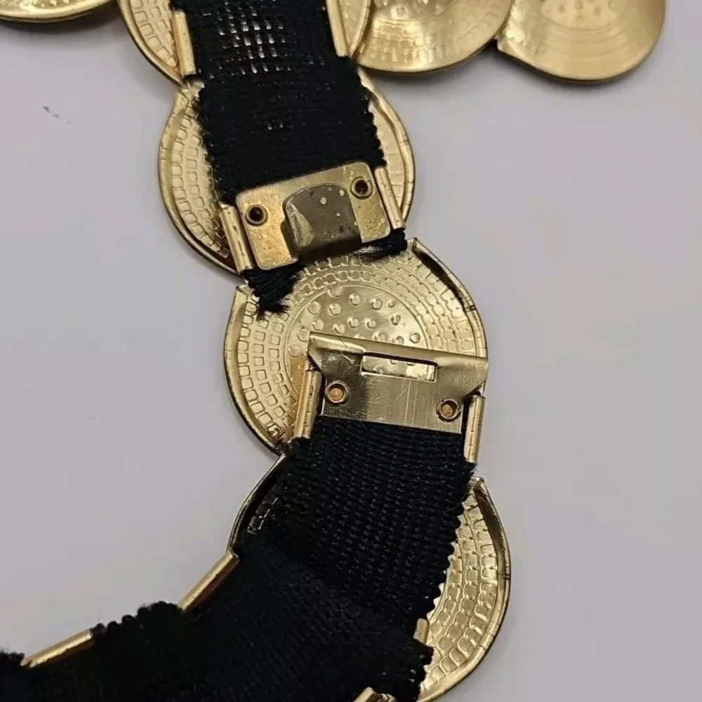 unbranded elegant gold