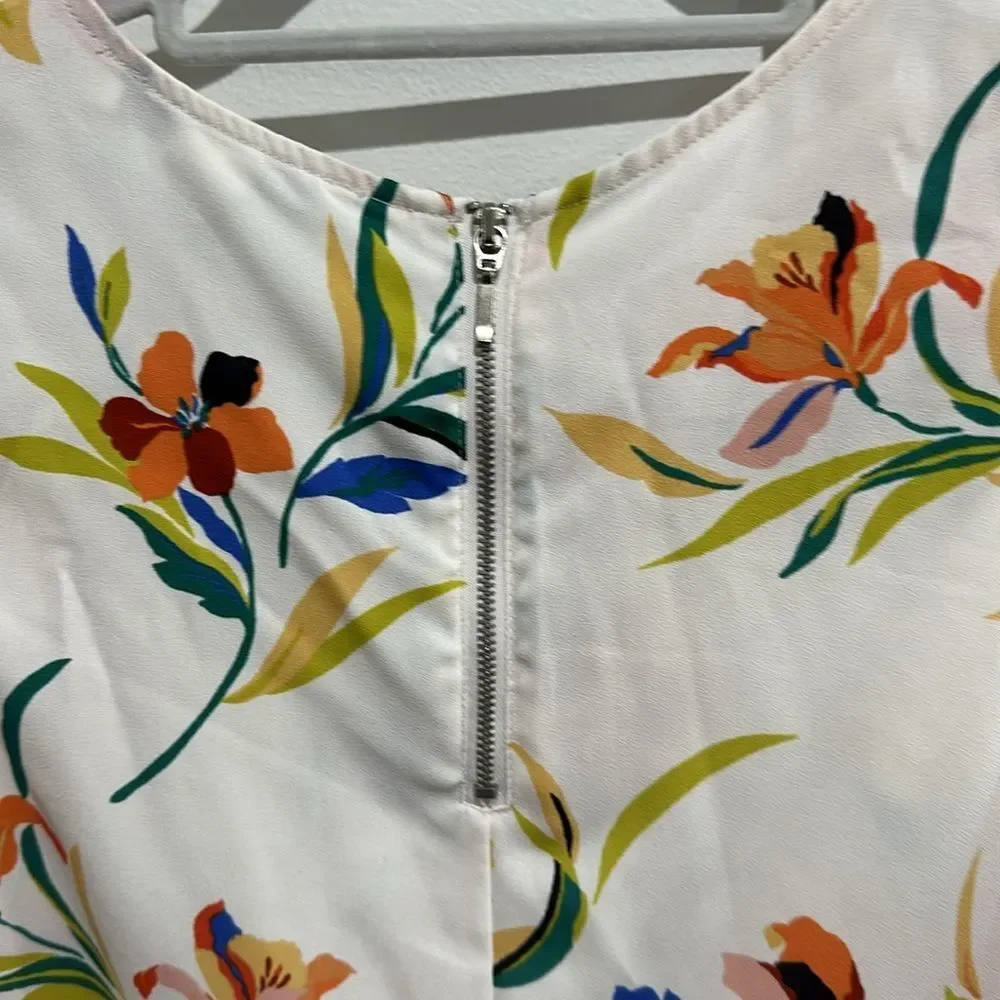 Forever 21 tropical white Top. Size small