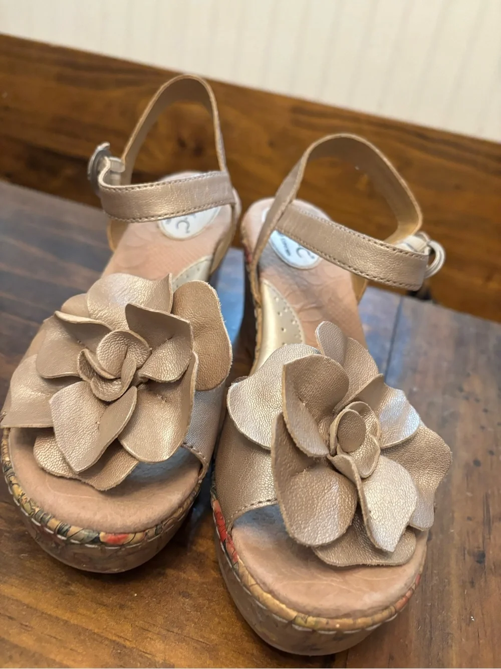 b.o.c. chic wedge