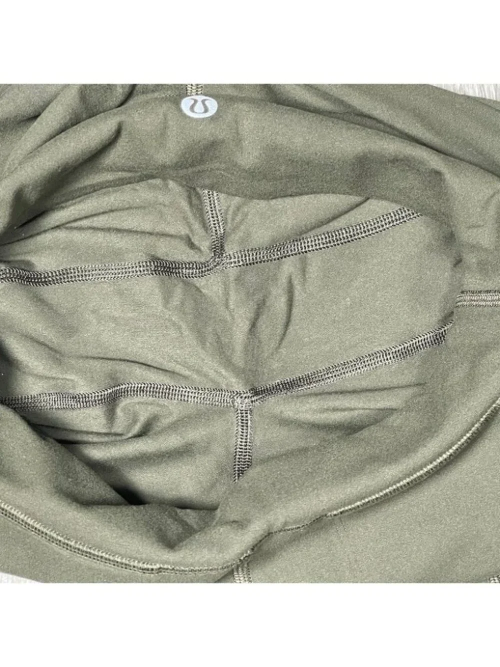 Lululemon cropped joggers
