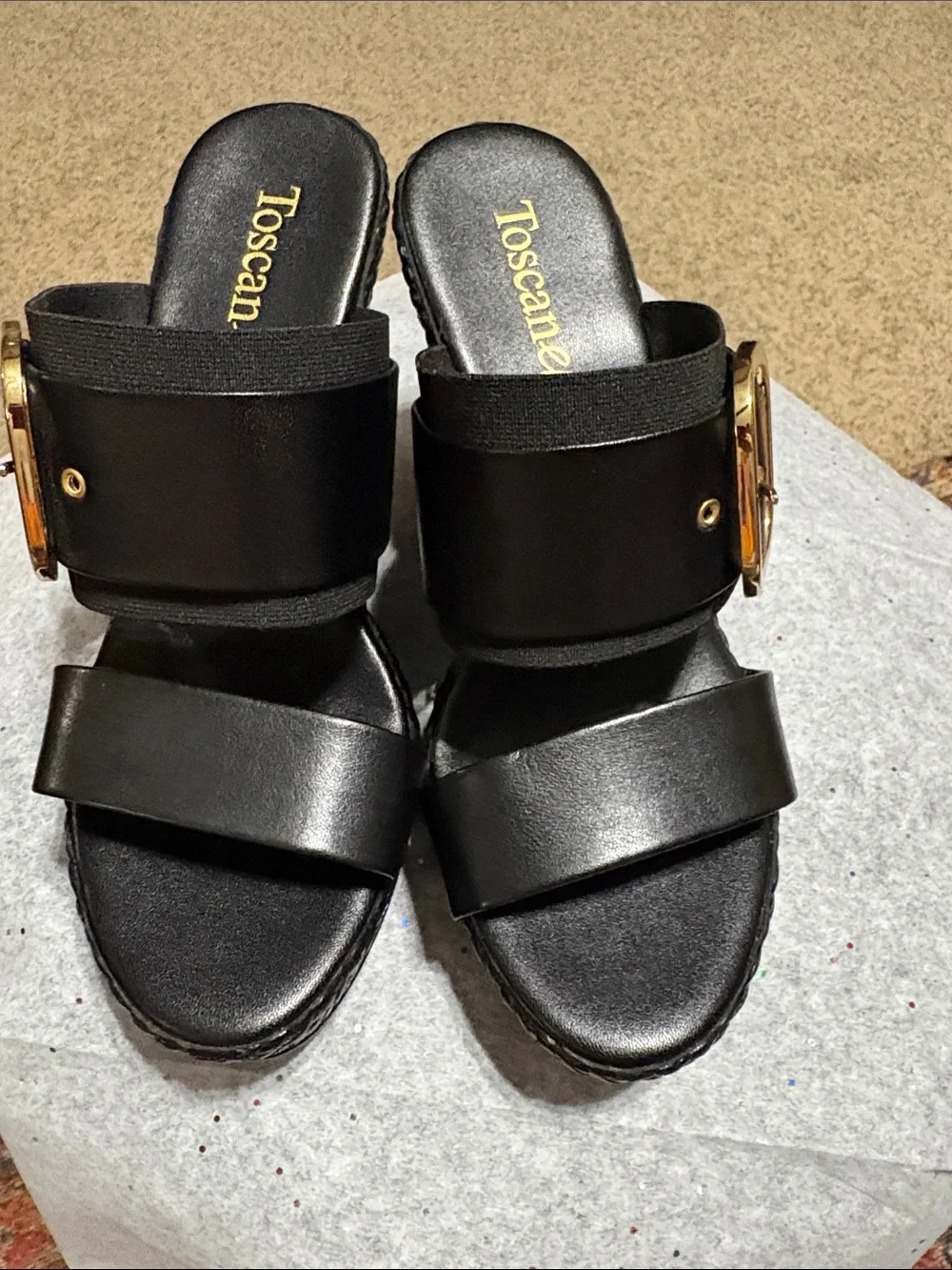 Toscanella black wedge
