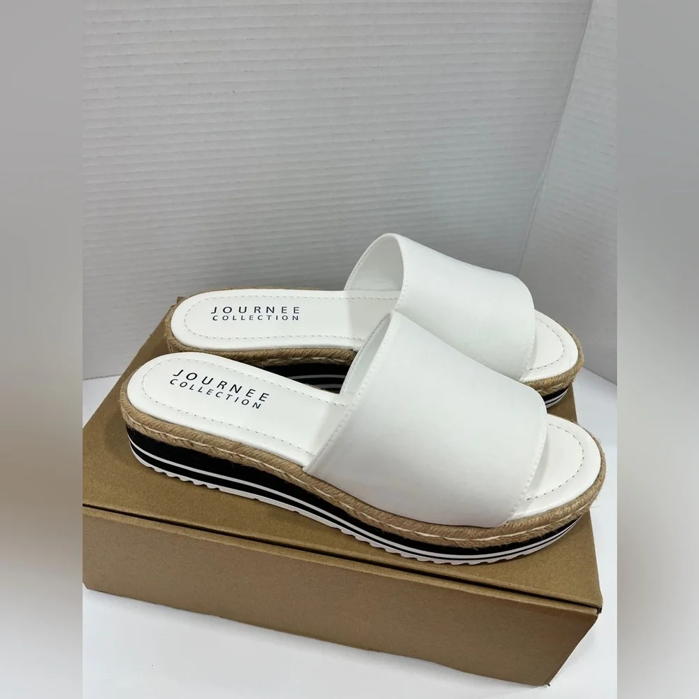 Journee Collection Womens‎ Rosey Slide Sandals. Size 10WD. Color: White
