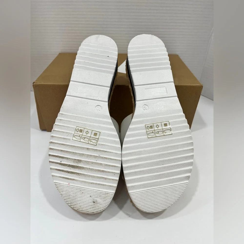 Journee Collection Womens‎ Rosey Slide Sandals. Size 10WD. Color: White