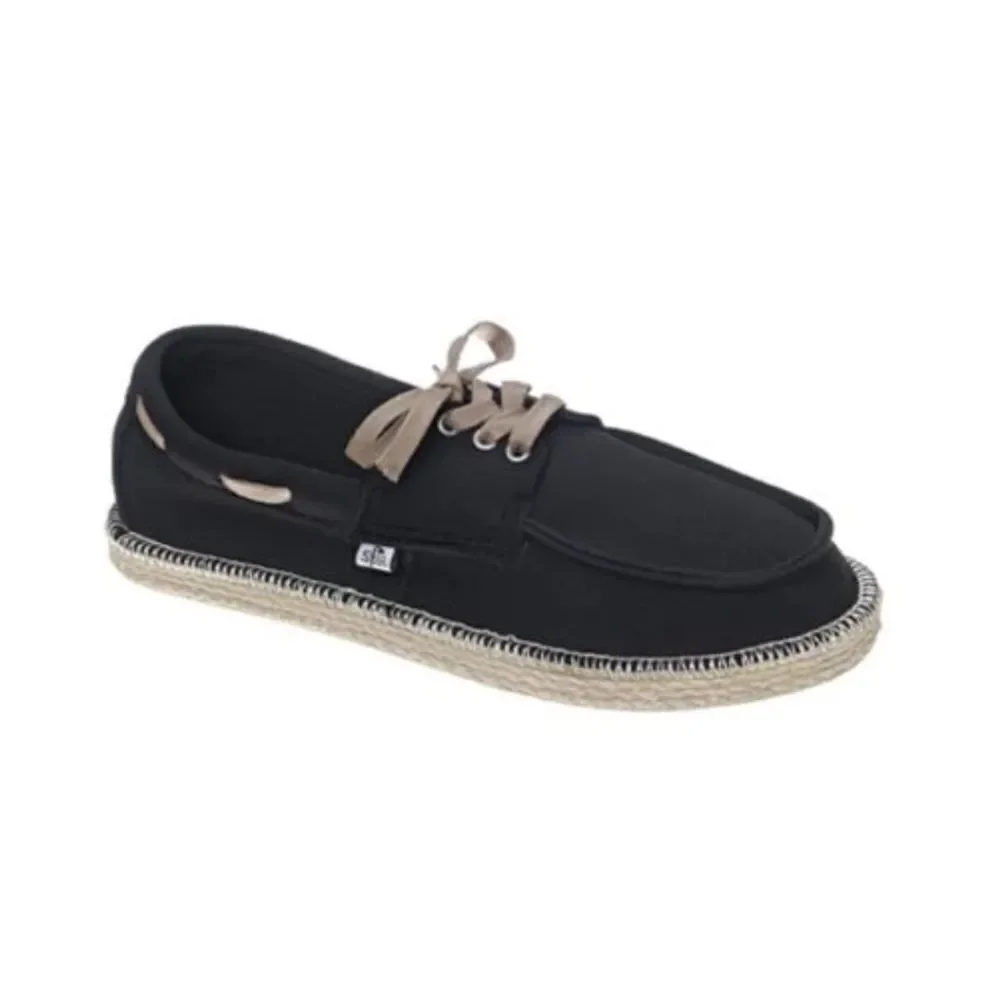 Showaflops boat shoes