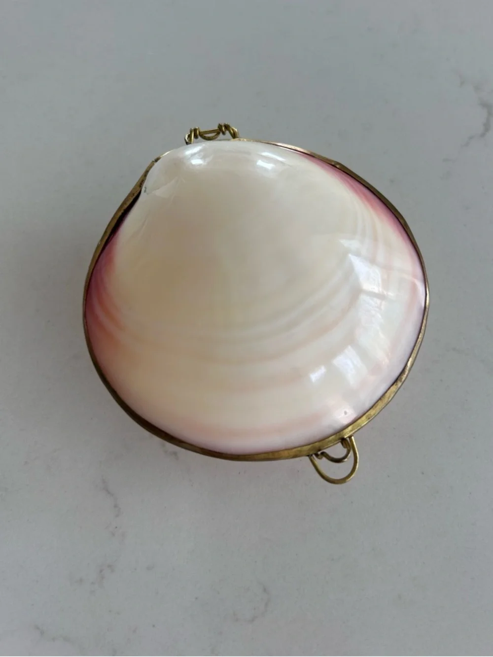 Vintage Capiz Mother of Pearl Clam Shell Trinket Box Coin Purse Brass