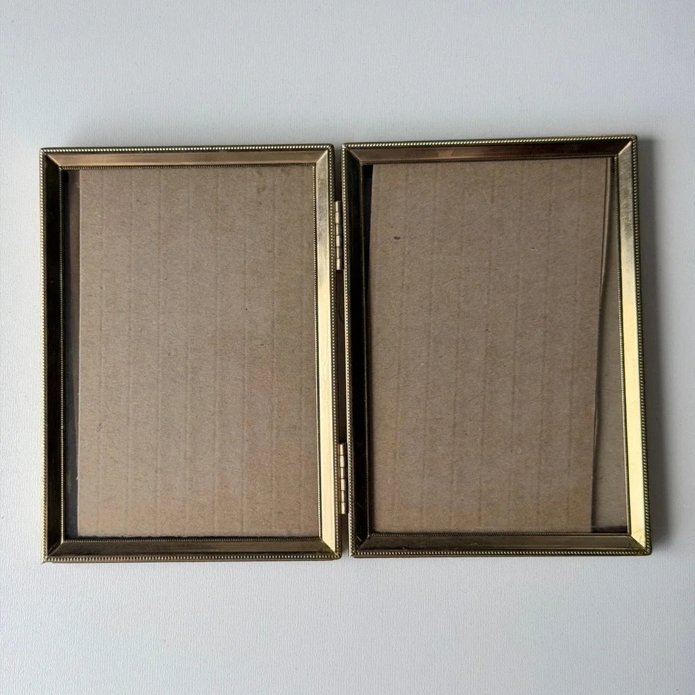 Vintage Brass Double Hinged Picture Frame 3.5x5 Gold Beaded Edge