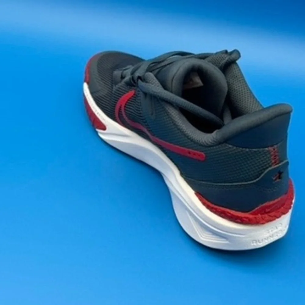 Nike star runner