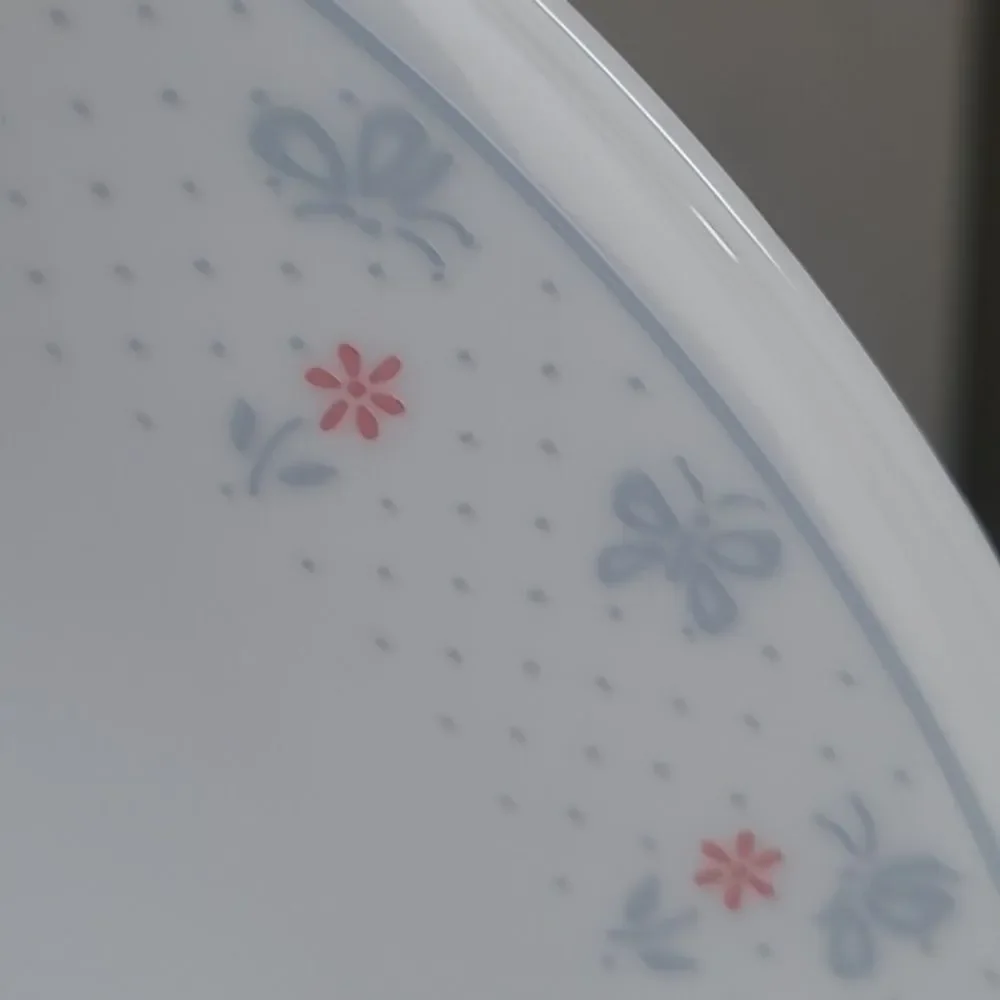 Corelle cats red