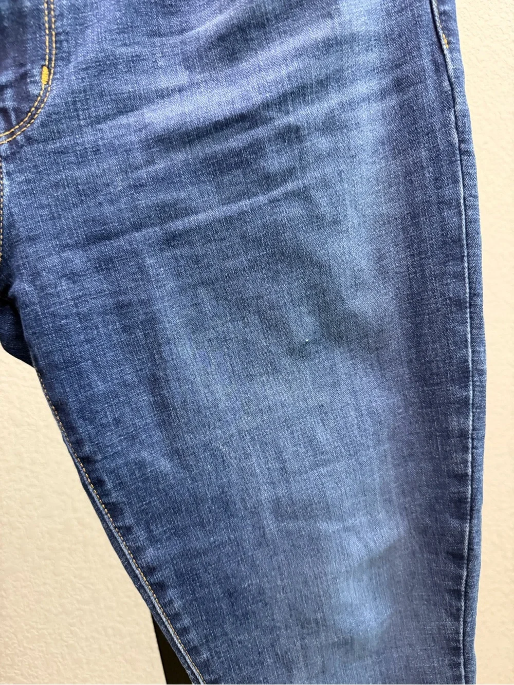 Levi’s Women’s 711 Classic Mid-Rise Women's Skinny Blue Jeans