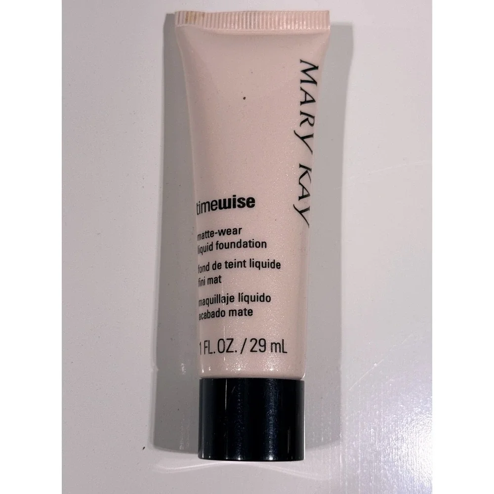 MARY KAY Timewise Matte Wear Liquid Foundation - Combination to Oily - Ivory 6