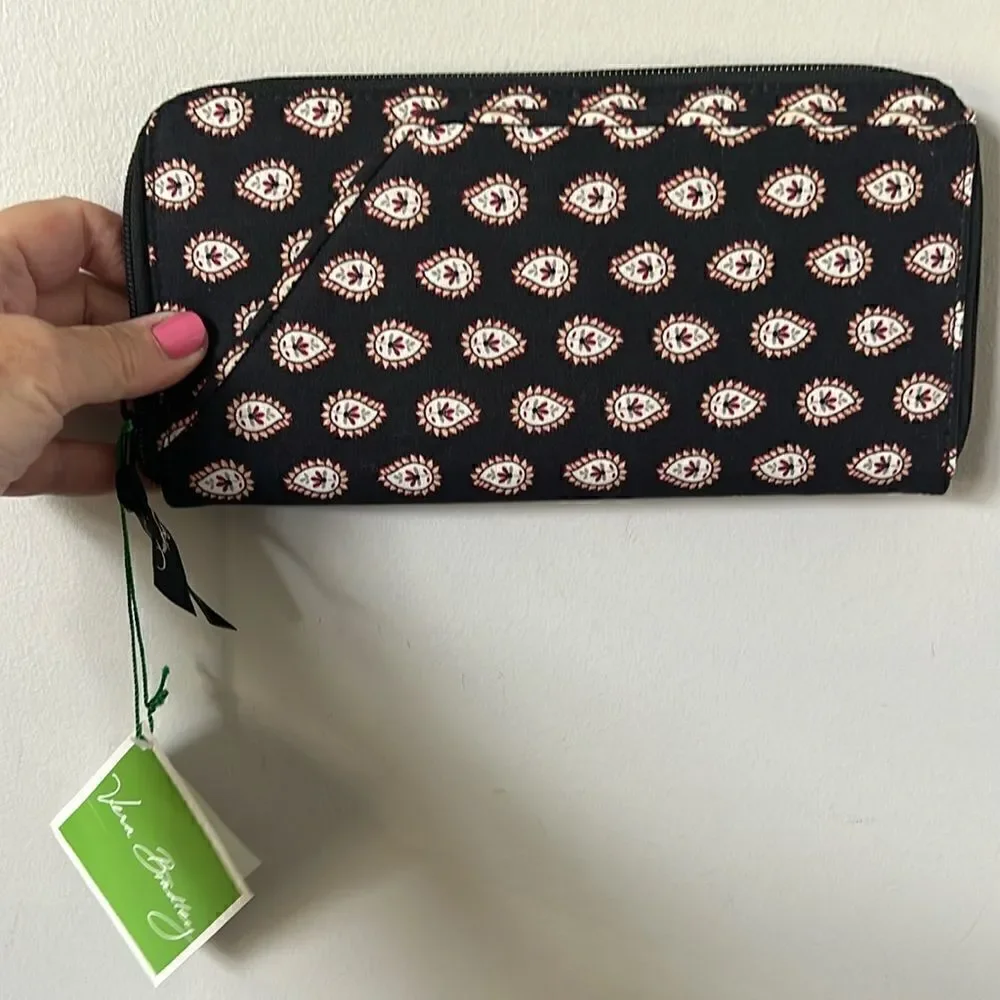 Vera Bradley Classic Black Travel Wallet NWT