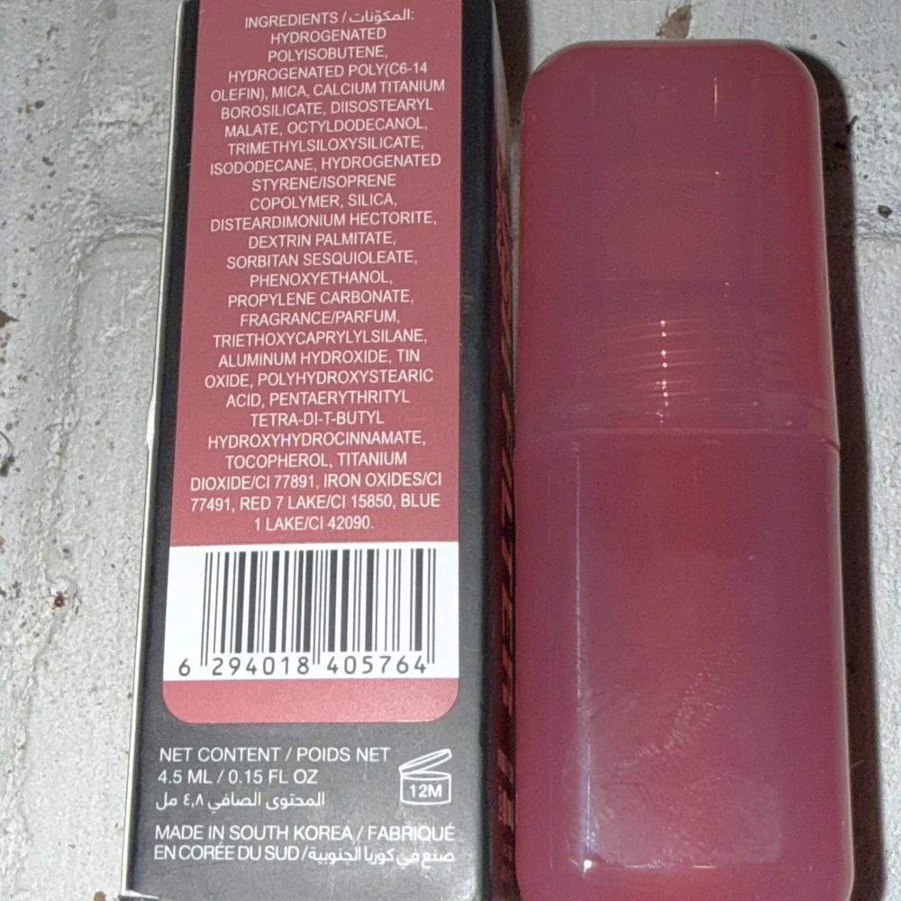 HUDA BEAUTY liquid strawberry