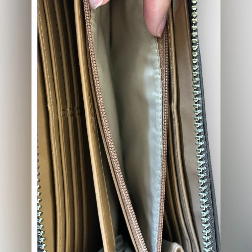 Coach authentic signature