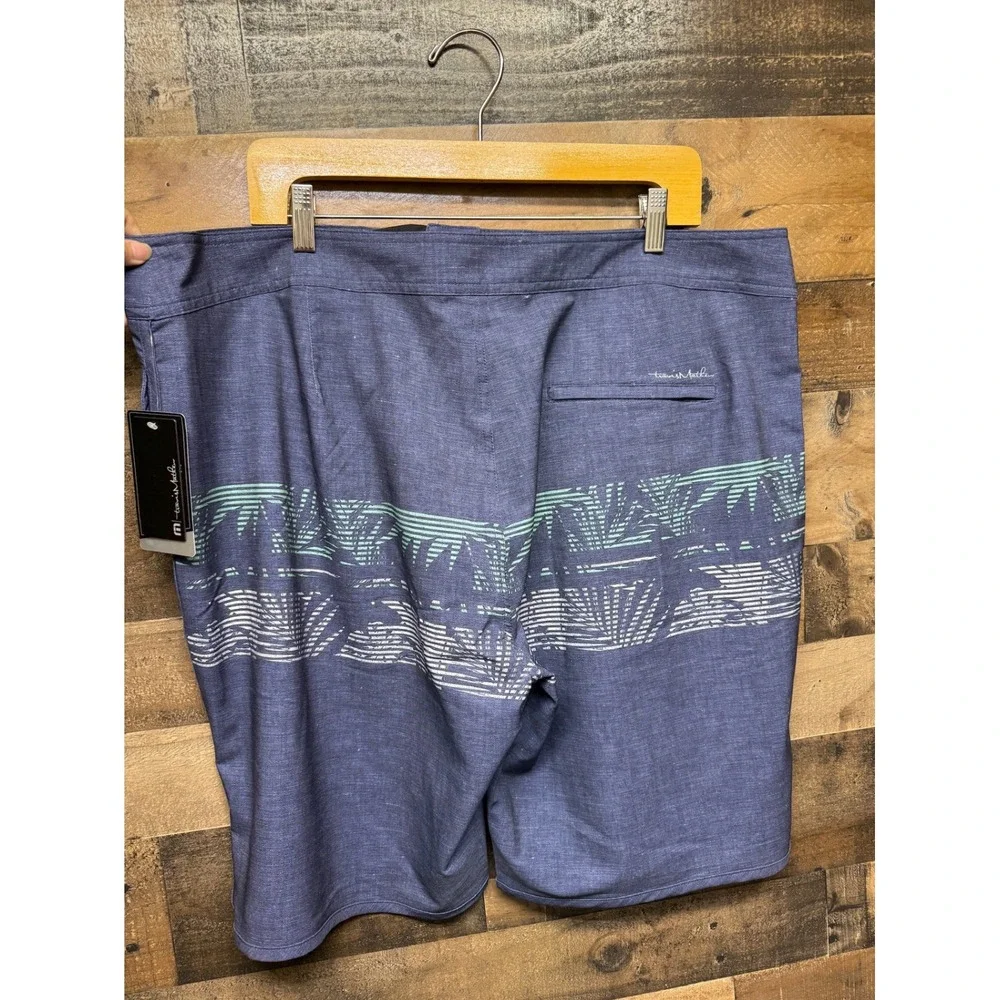 Travis Mathew travismathew parked