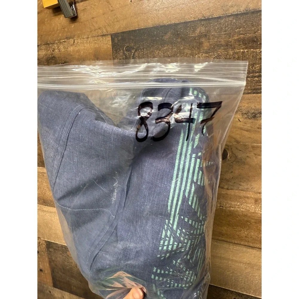 Travis Mathew travismathew parked