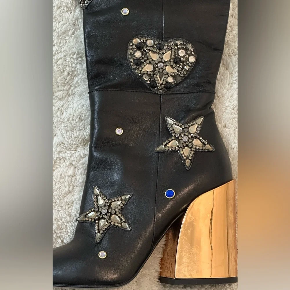 Ivy Kirzhner true appliqués