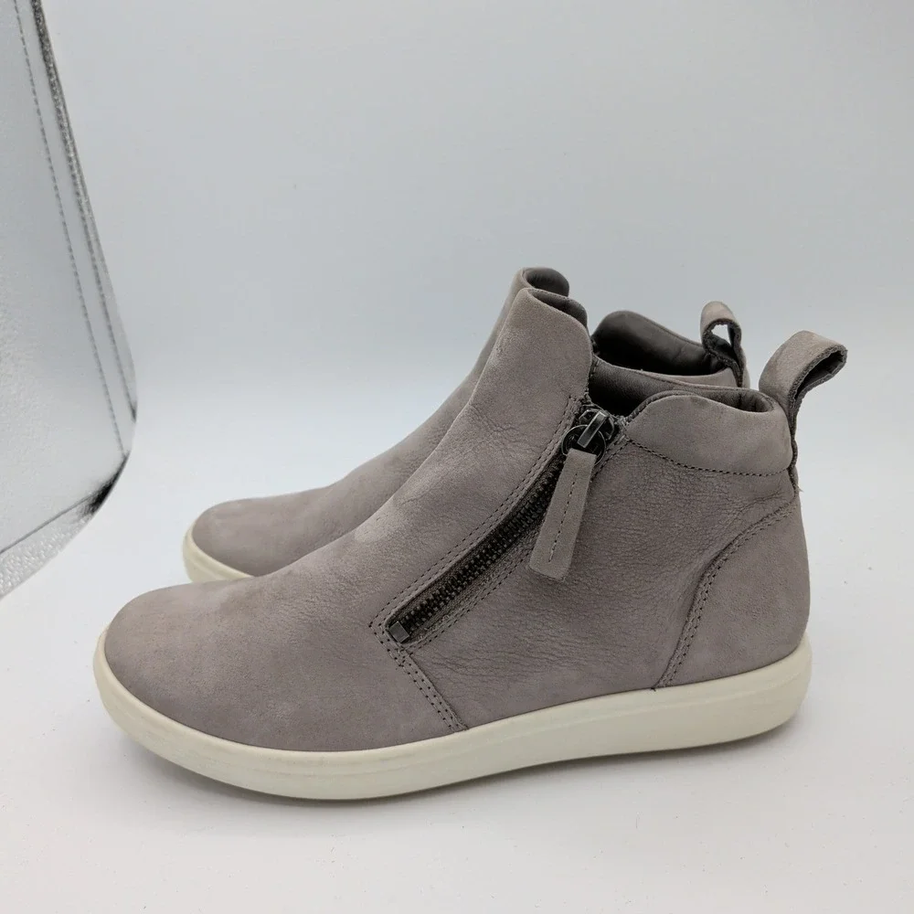 Ecco brand model
