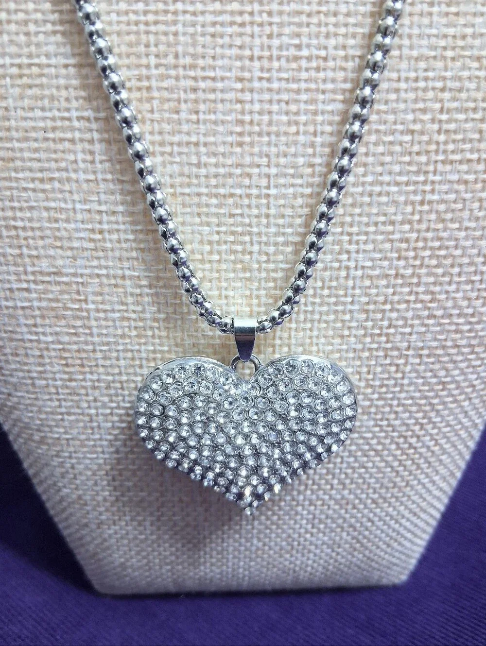 Jannas Finds sparkleheart necklace