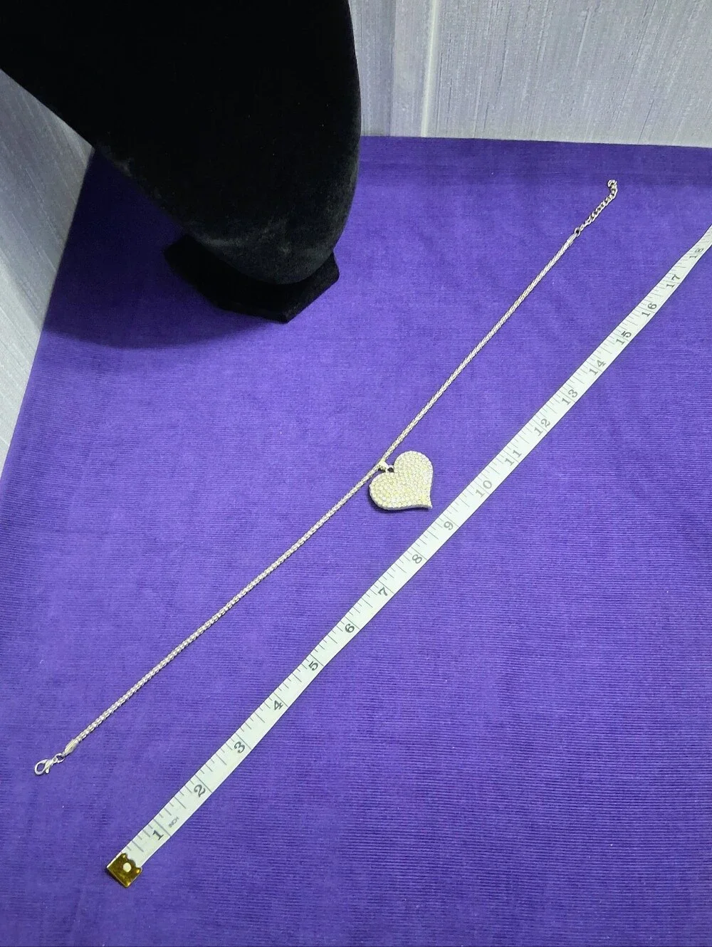 Jannas Finds sparkleheart necklace