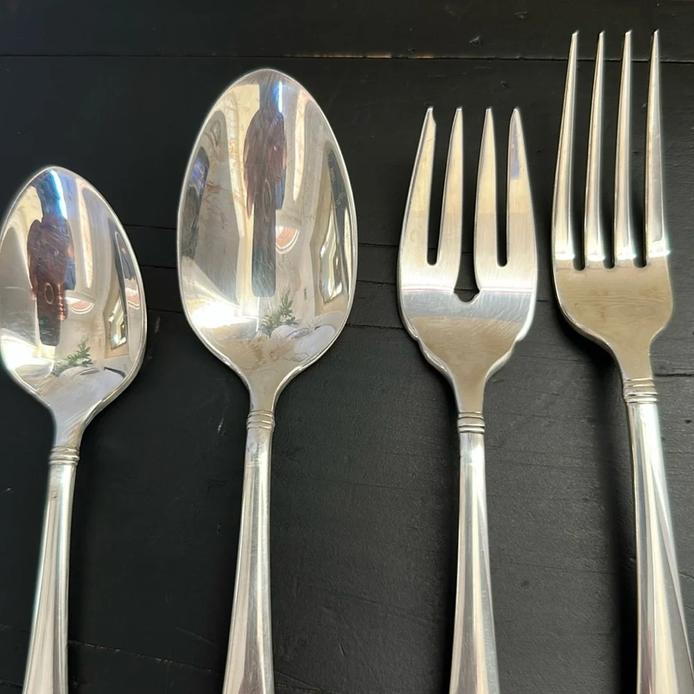 Oneida USA Silver Plated Astragal 4 Piece Place Setting Flatware Dining Set