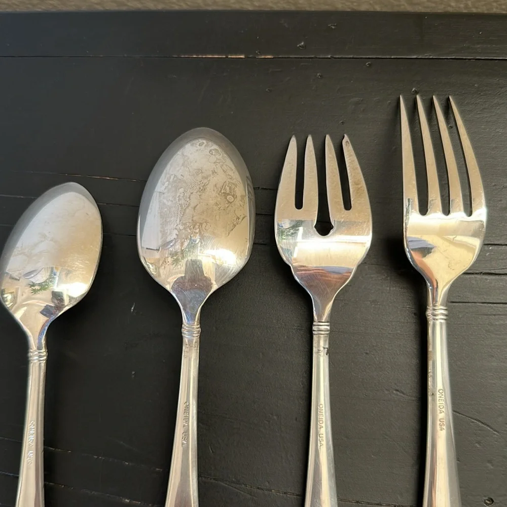 Oneida USA Silver Plated Astragal 4 Piece Place Setting Flatware Dining Set
