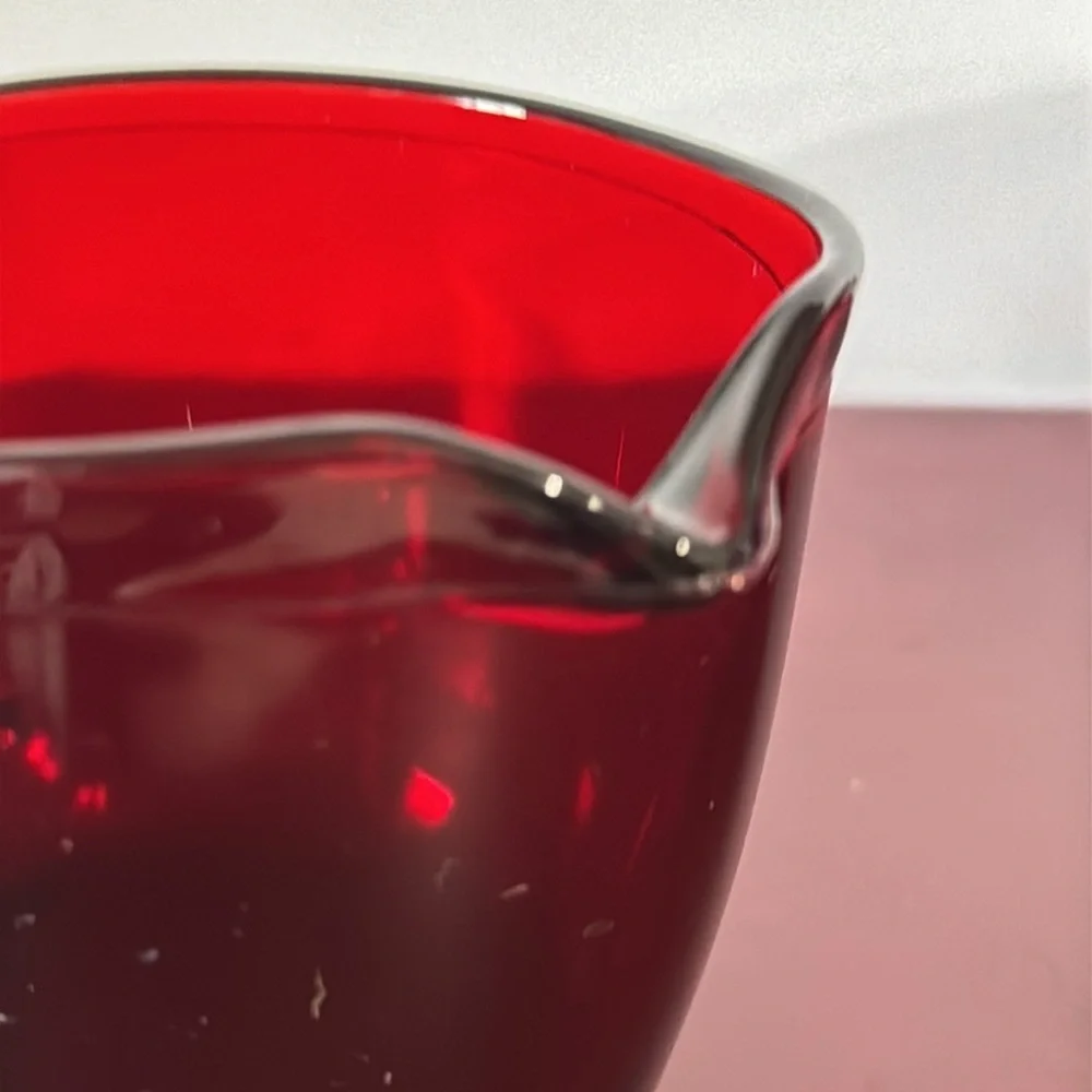 N/A elegant red