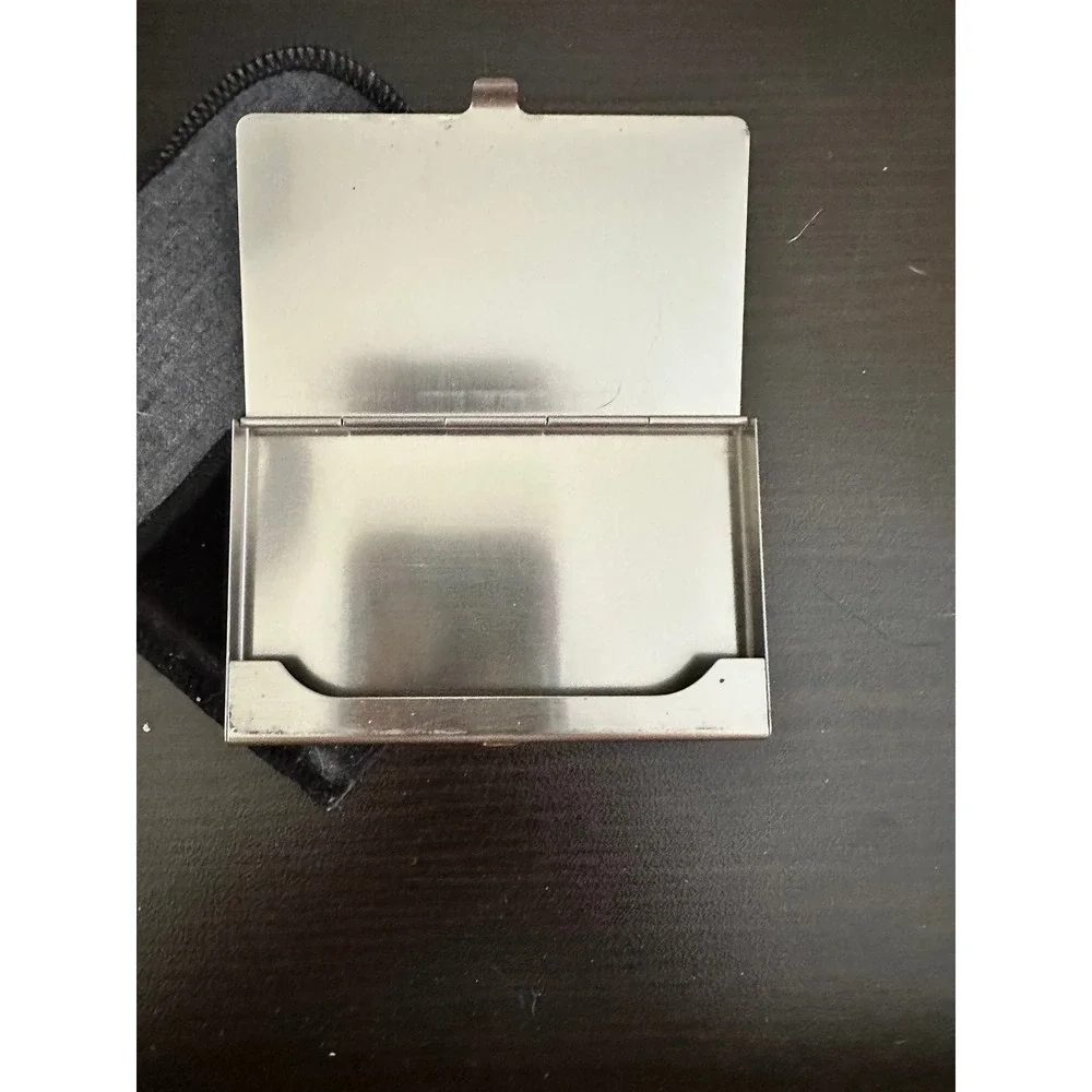 Unbranded sleek silver