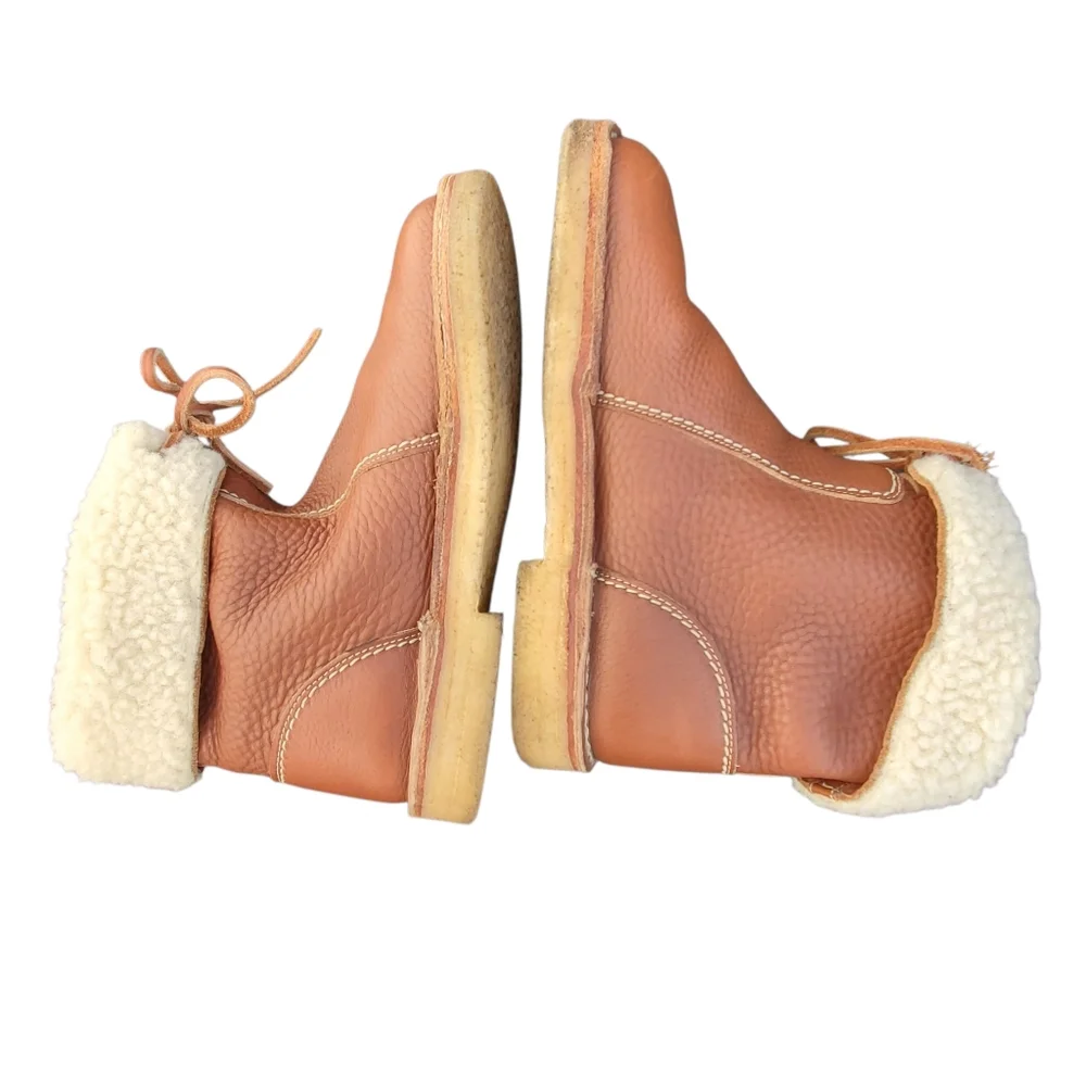 Duckfeet gently preowned
